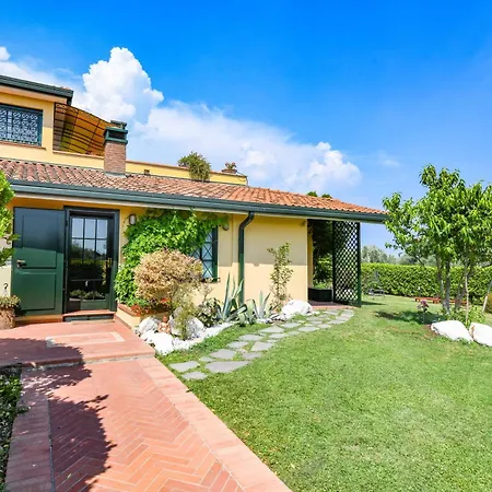 Artemisia Luxury, Pool & Jacuzzi, 300m From Garda