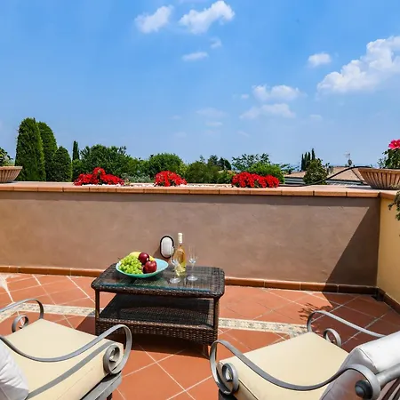 Artemisia Luxury, Pool & Jacuzzi, 300m From Garda Villa