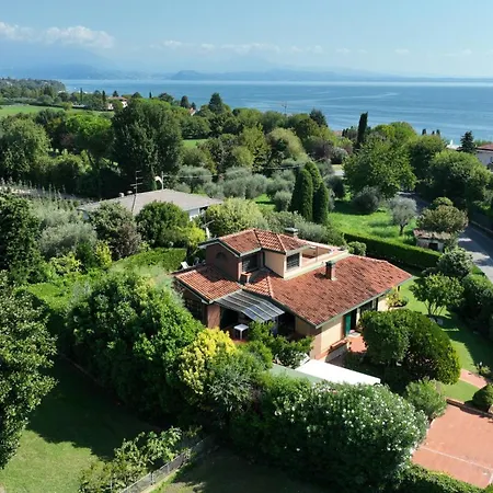 Artemisia Luxury, Pool & Jacuzzi, 300m From Garda Villa