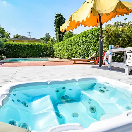 Artemisia Luxury, Pool & Jacuzzi, 300m From Garda Villa *