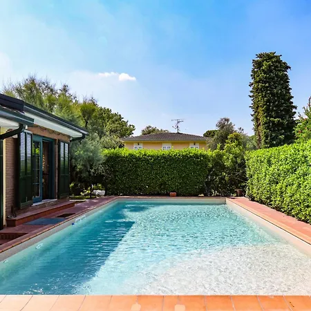 Villa Artemisia Luxury, Pool & Jacuzzi, 300m From Garda *