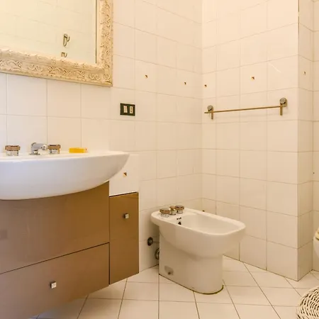 Villa Artemisia Luxury, Pool & Jacuzzi, 300m From Garda